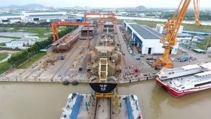 新船重工首制13000DWT双相不锈钢化学品船成功下水_财经_网